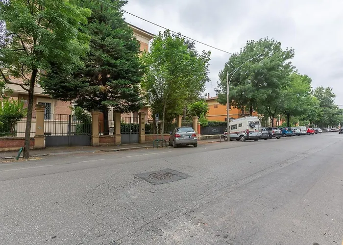 Guesthost - Bolognina Bright Near The Station בולוניה